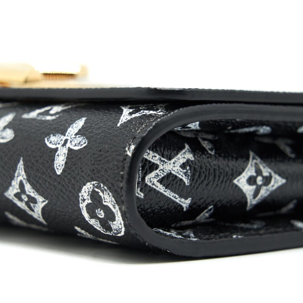 AAA Replica Louis Vuitton LV TWIST CHAIN WALLET MONOGRAM CATOGRAM CAT BLACK