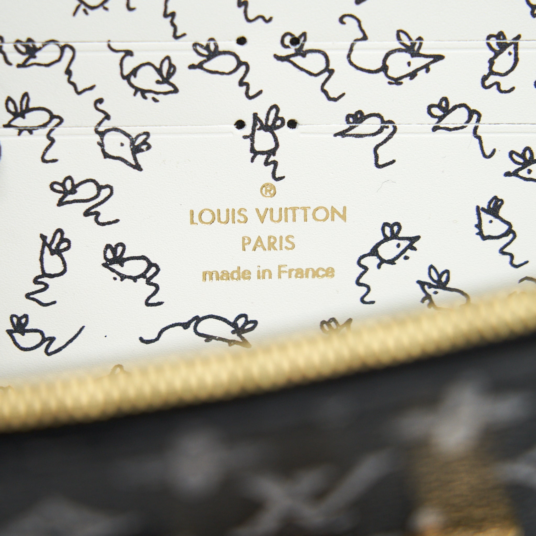 AAA Replica Louis Vuitton LV TWIST CHAIN WALLET MONOGRAM CATOGRAM CAT BLACK