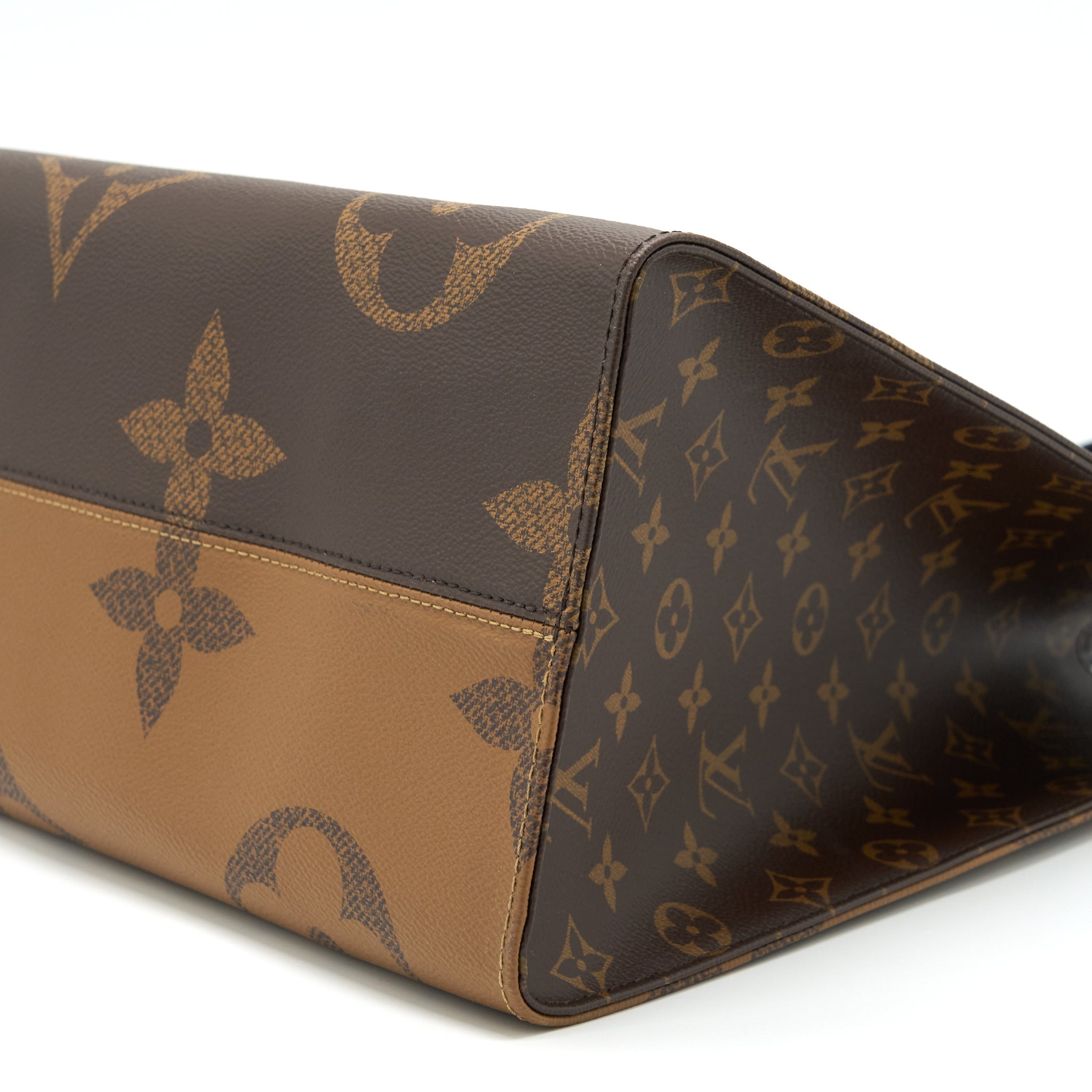 AAA Replica Louis Vuitton LV ON THE GO GM MONOGRAM REVERSE CANVAS GHW