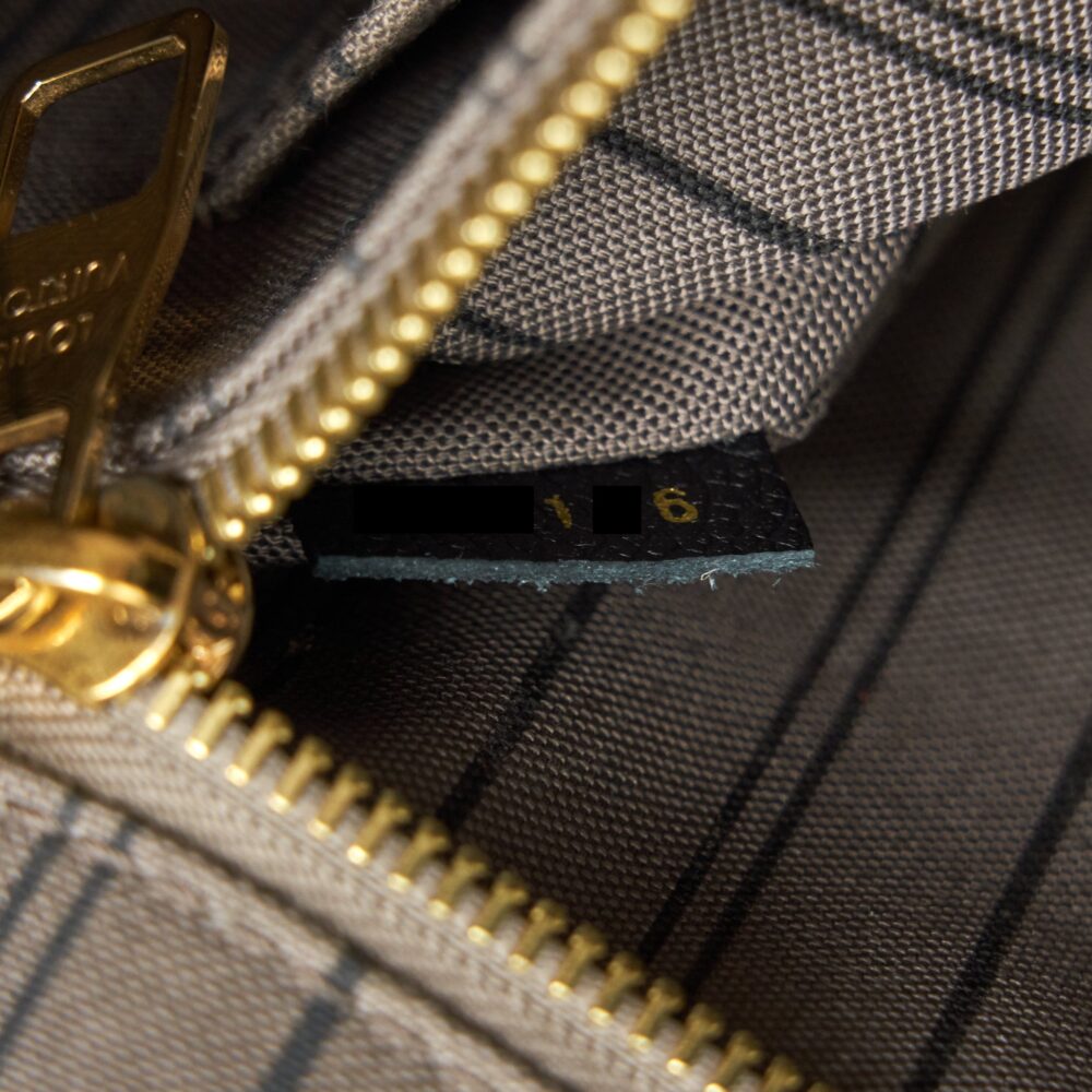AAA Replica Louis Vuitton LV MONOGRAM EMPREINTE PONT NEUF MM NOIR