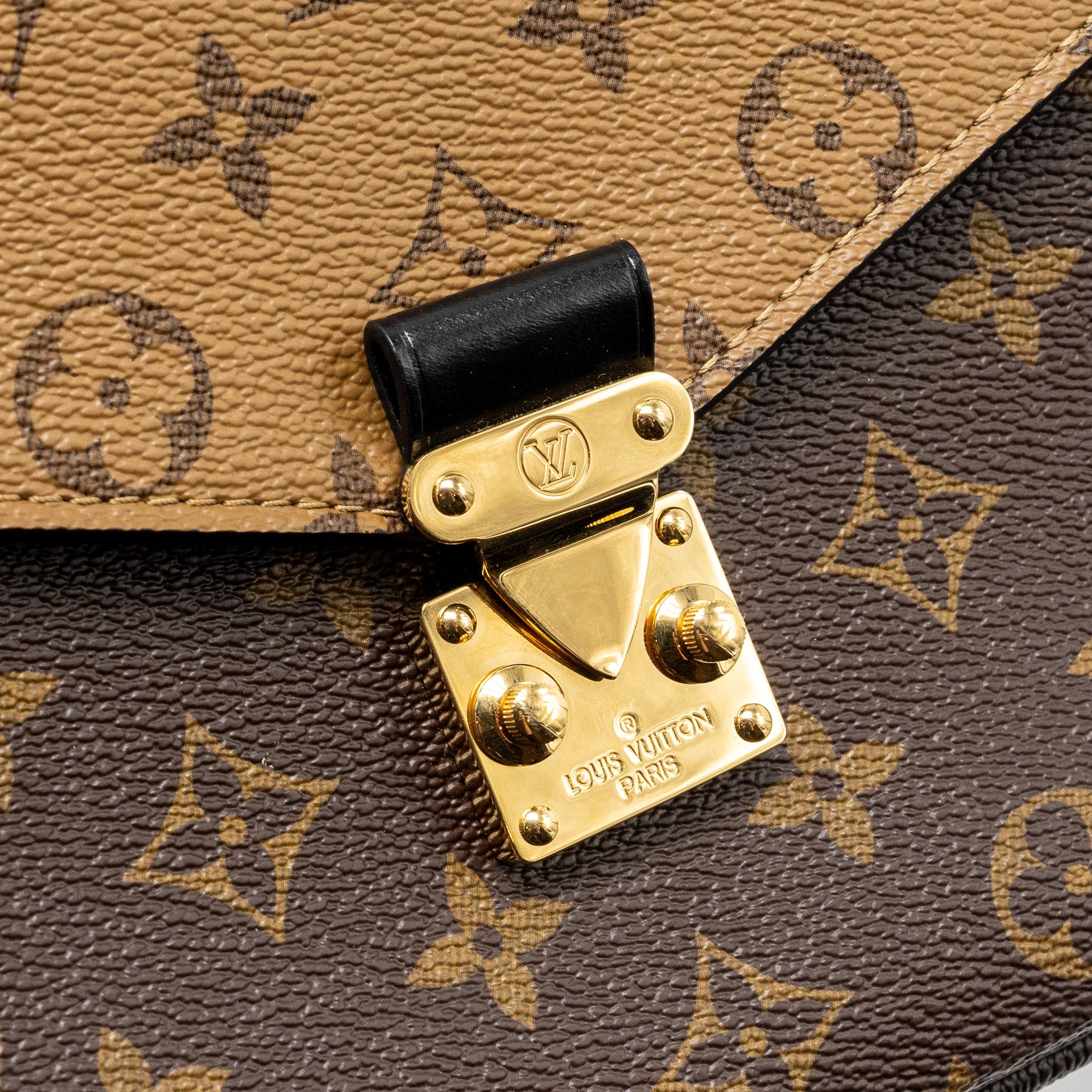 AAA Replica Louis Vuitton LV POCHETTE METIS MONOGRAM REVERSE CANVAS GHW
