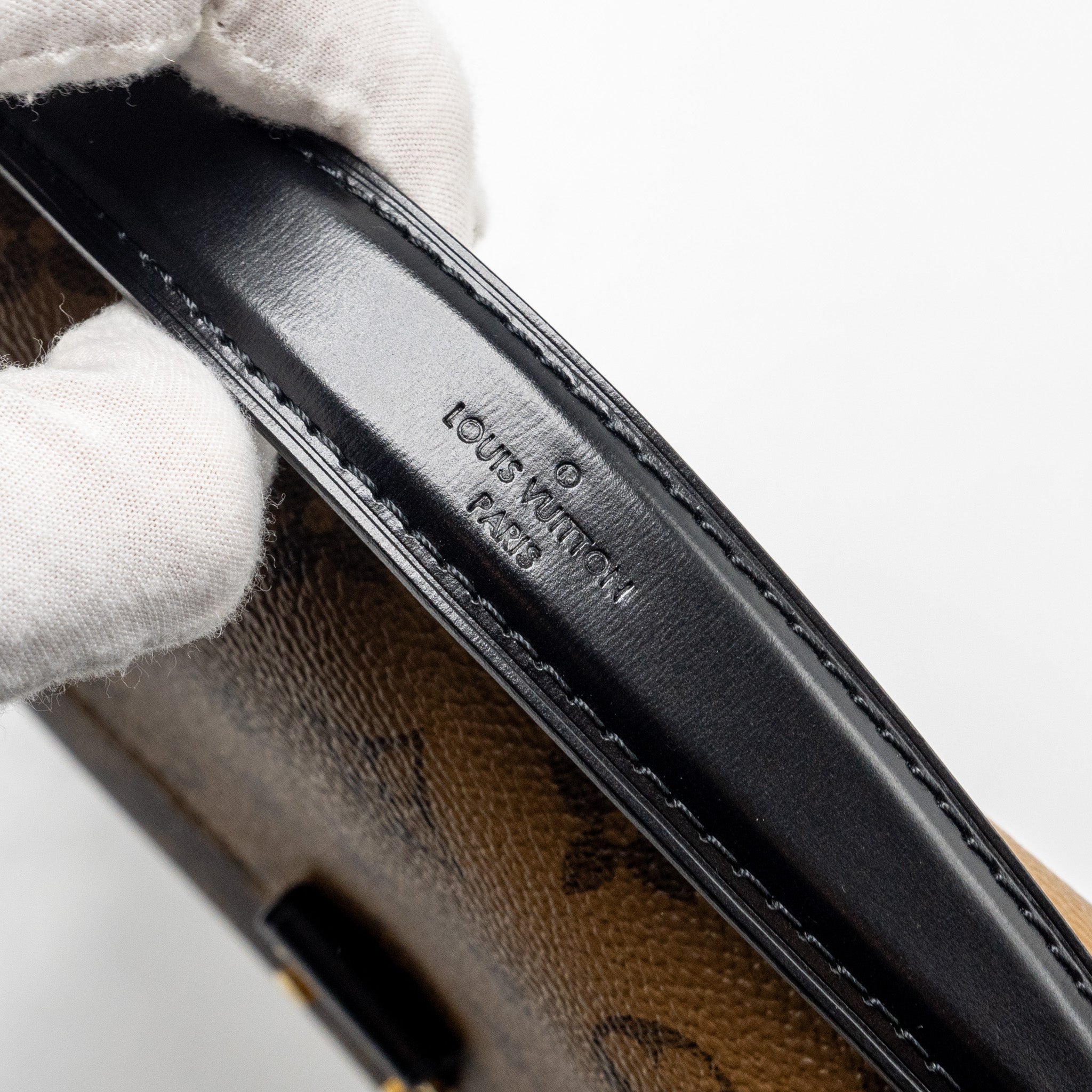AAA Replica Louis Vuitton LV POCHETTE METIS MONOGRAM REVERSE CANVAS GHW