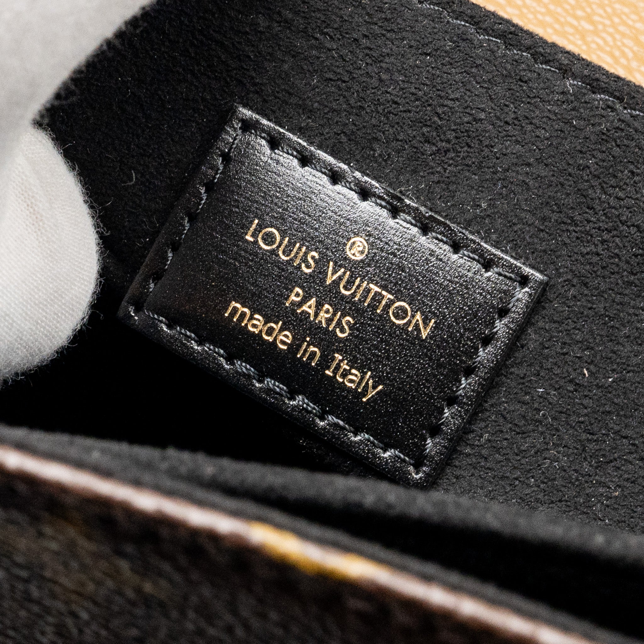AAA Replica Louis Vuitton LV POCHETTE METIS MONOGRAM REVERSE CANVAS GHW
