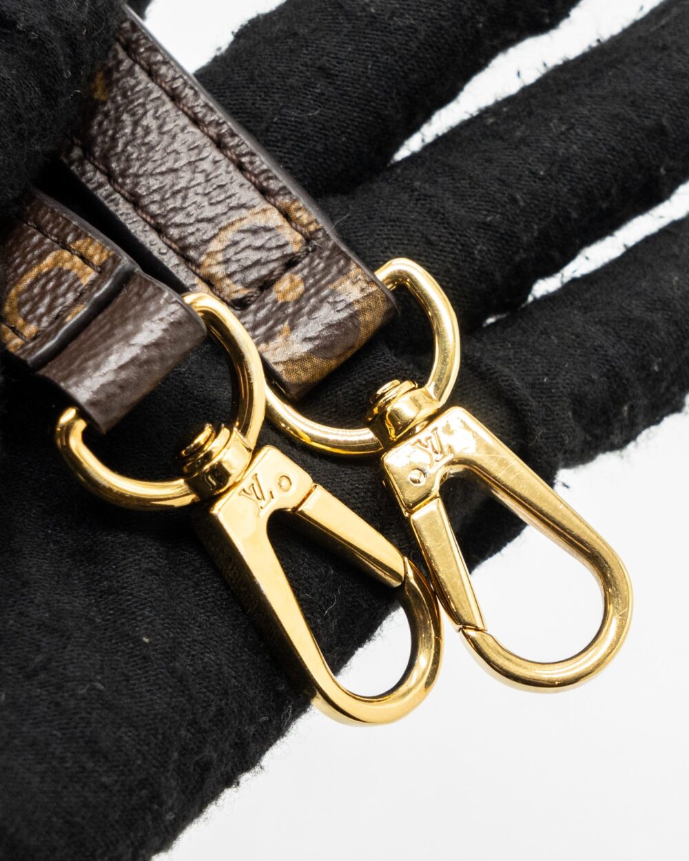 AAA Replica Louis Vuitton LV MONTAIGNE MM MONOGRAM CANVAS GHW