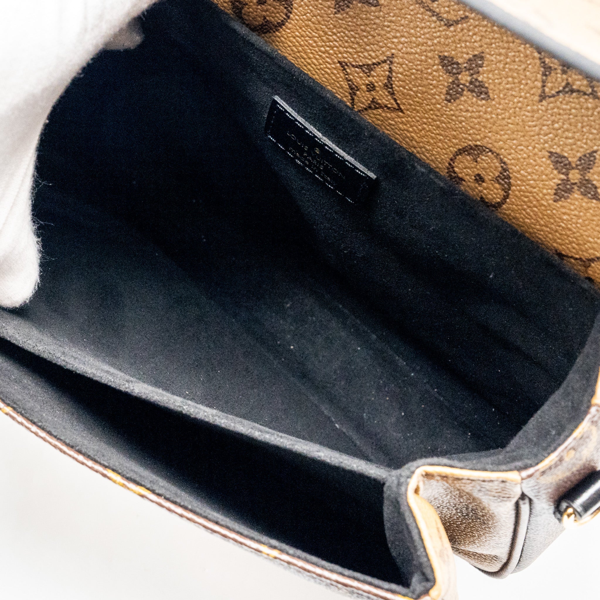 AAA Replica Louis Vuitton LV POCHETTE METIS MONOGRAM REVERSE CANVAS GHW