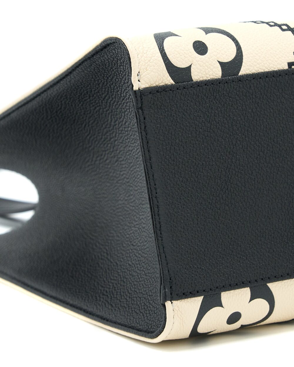AAA Replica Louis Vuitton LV ONTHEGO MM EMPREINTE CREAM/ BLACK GHW (NEW VERSION)
