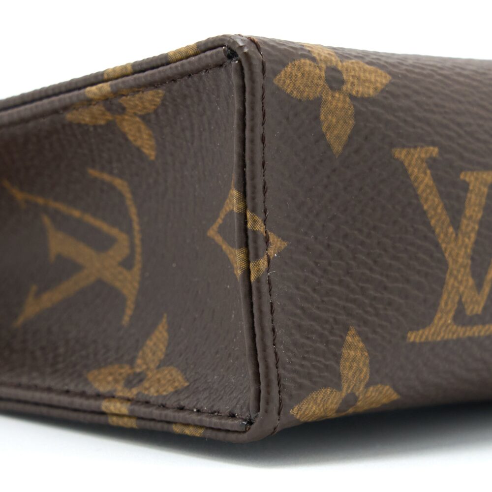 AAA Replica Louis Vuitton LV TOILETRY POCHETTE 15 MONOGRAM CANVAS GHW