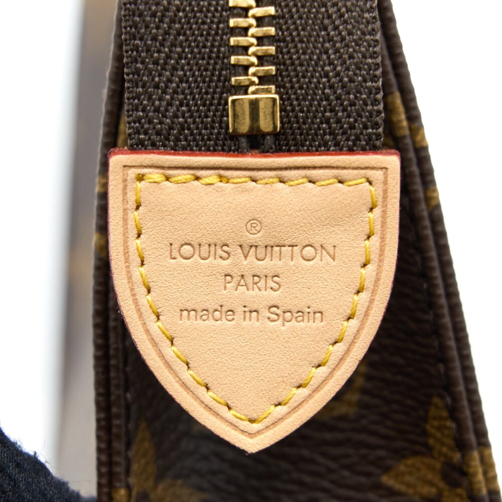 AAA Replica Louis Vuitton LV TOILETRY POCHETTE 15 MONOGRAM CANVAS GHW