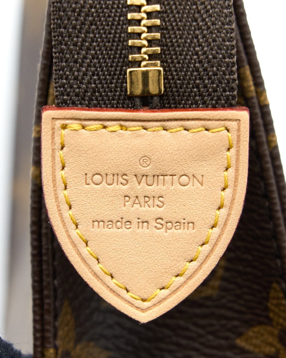 AAA Replica Louis Vuitton LV TOILETRY POCHETTE 15 MONOGRAM CANVAS GHW