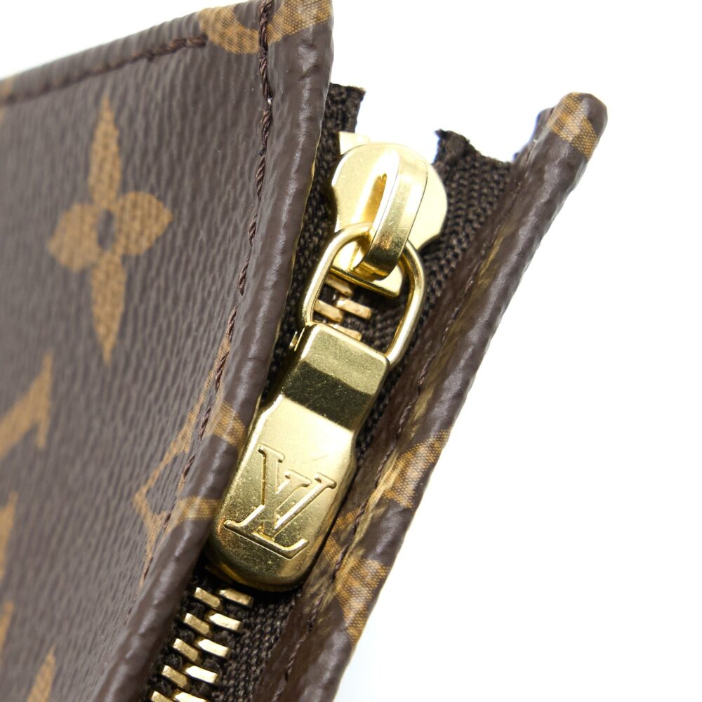 AAA Replica Louis Vuitton LV TOILETRY POCHETTE 15 MONOGRAM CANVAS GHW