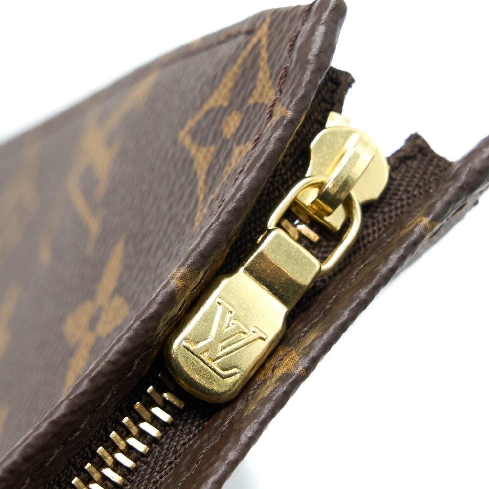AAA Replica Louis Vuitton LV TOILETRY POCHETTE 19 MONOGRAM CANVAS GHW