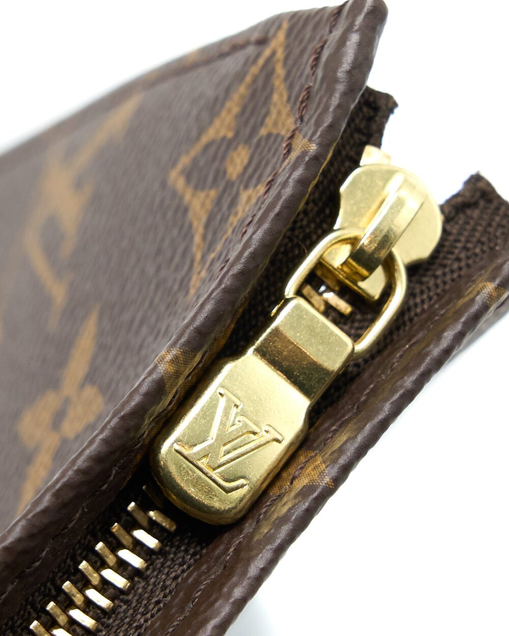 AAA Replica Louis Vuitton LV TOILETRY POCHETTE 19 MONOGRAM CANVAS GHW