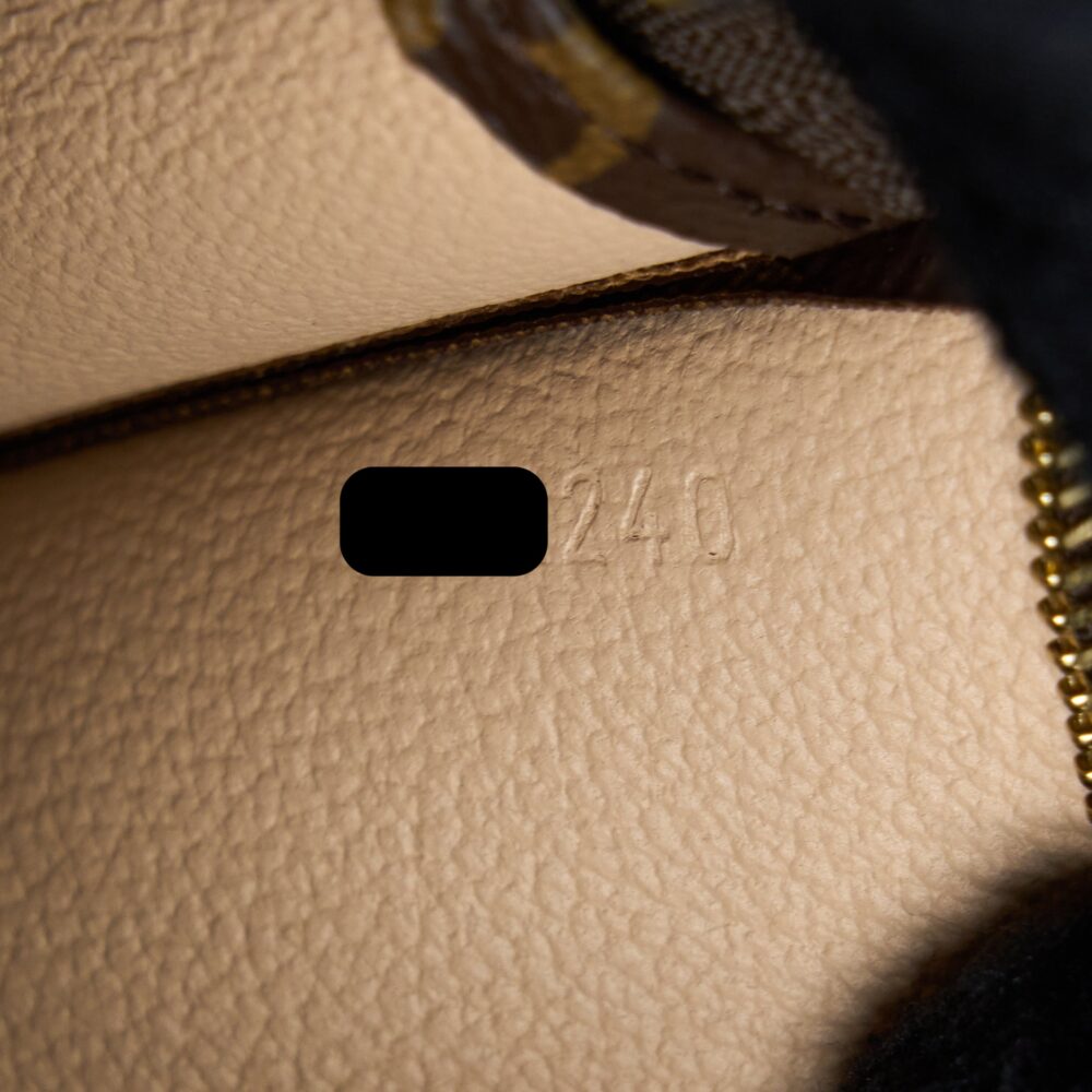 AAA Replica Louis Vuitton LV TOILETRY POCHETTE 19 MONOGRAM CANVAS GHW