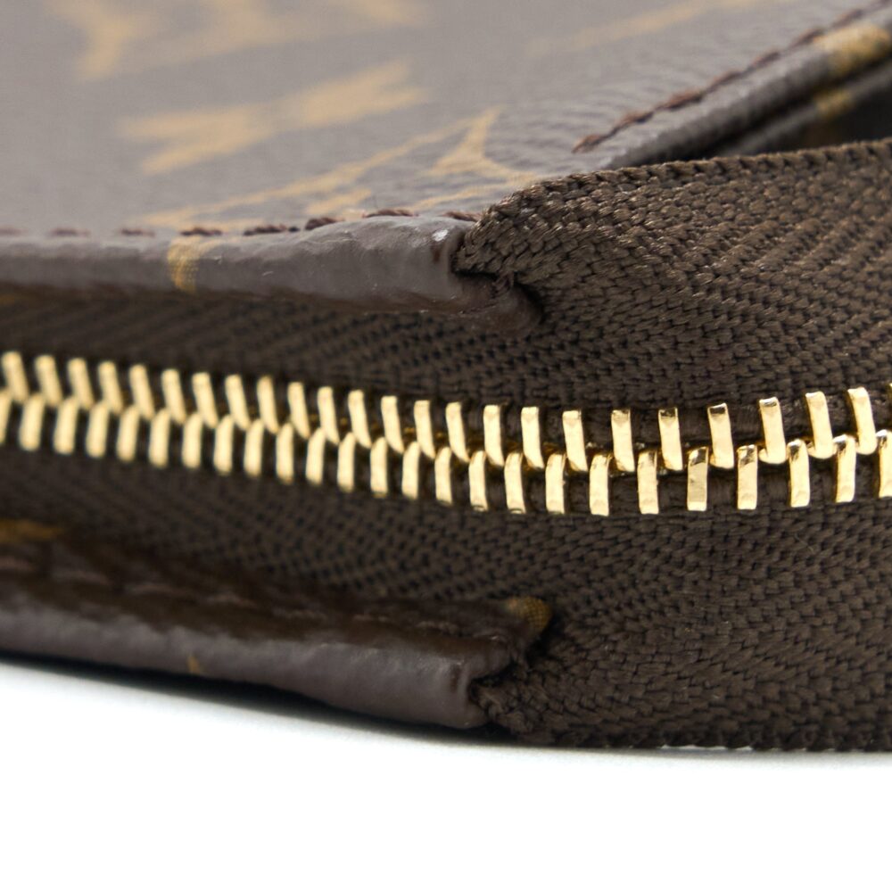 AAA Replica Louis Vuitton LV TOILETRY POCHETTE 19 MONOGRAM CANVAS GHW