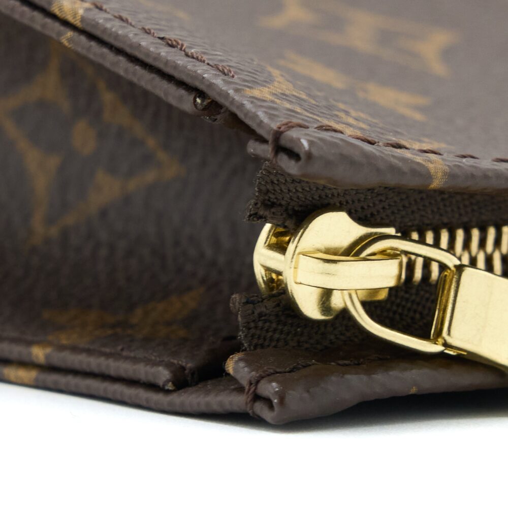 AAA Replica Louis Vuitton LV TOILETRY POCHETTE 19 MONOGRAM CANVAS GHW
