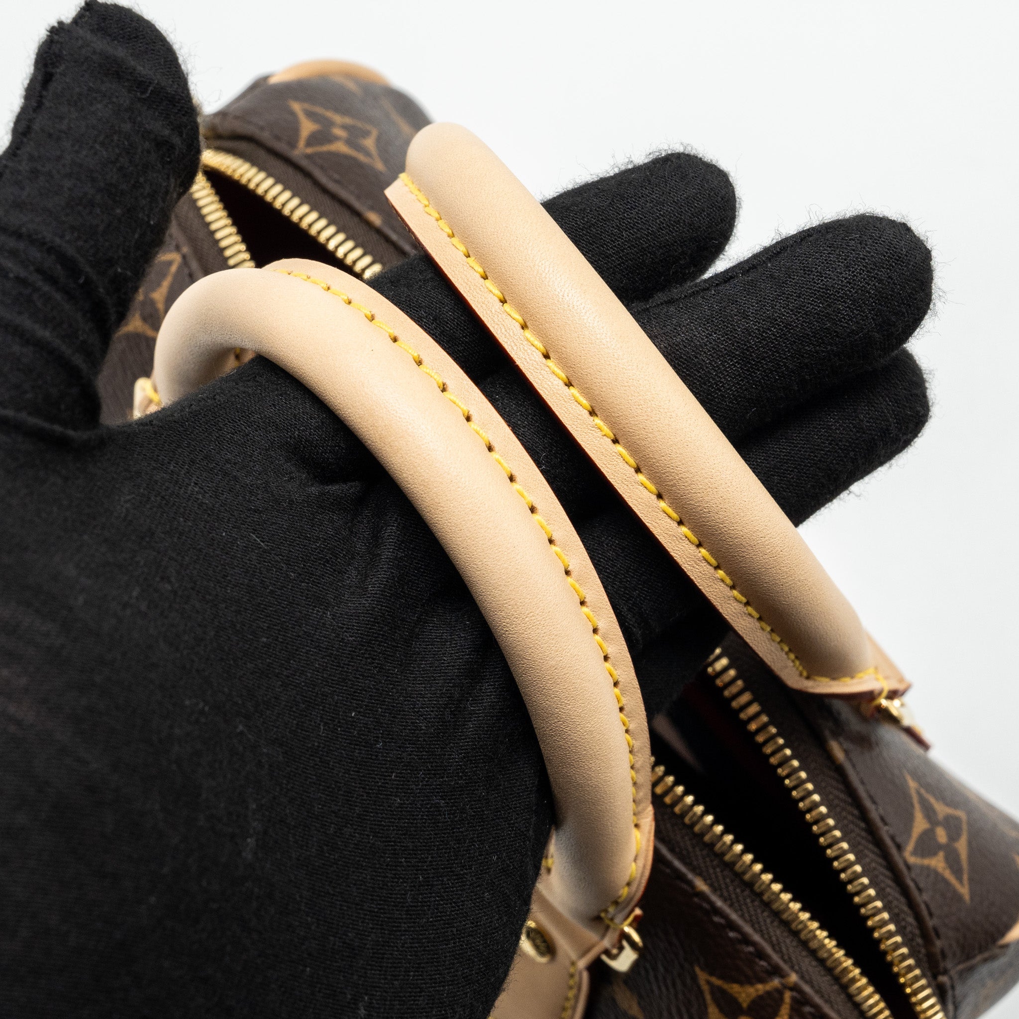 AAA Replica Louis Vuitton LV SPEEDY BANDOULIERE 20 MONOGRAM CANVAS BLACK STRAP GHW