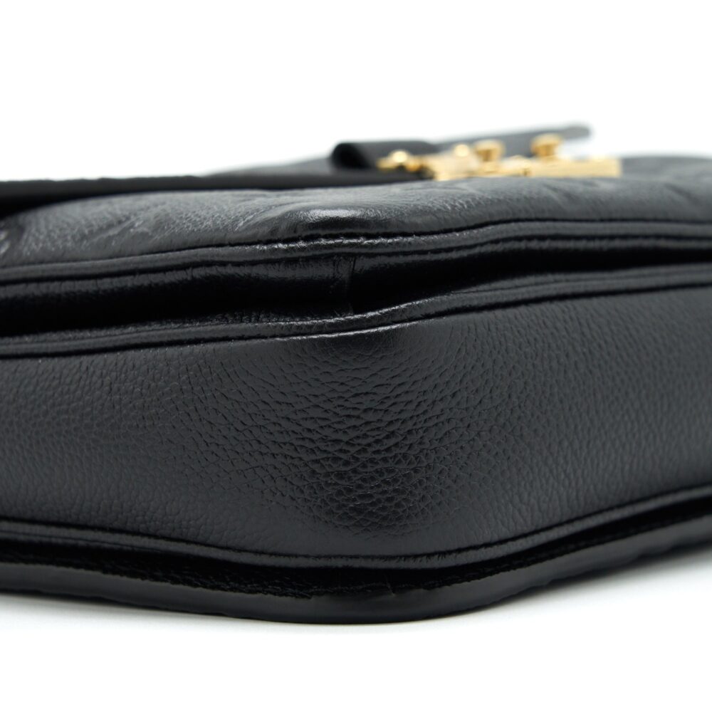 AAA Replica Louis Vuitton LV POCHETTE MÉTIS MONOGRAM EMPREINTE BLACK GHW
