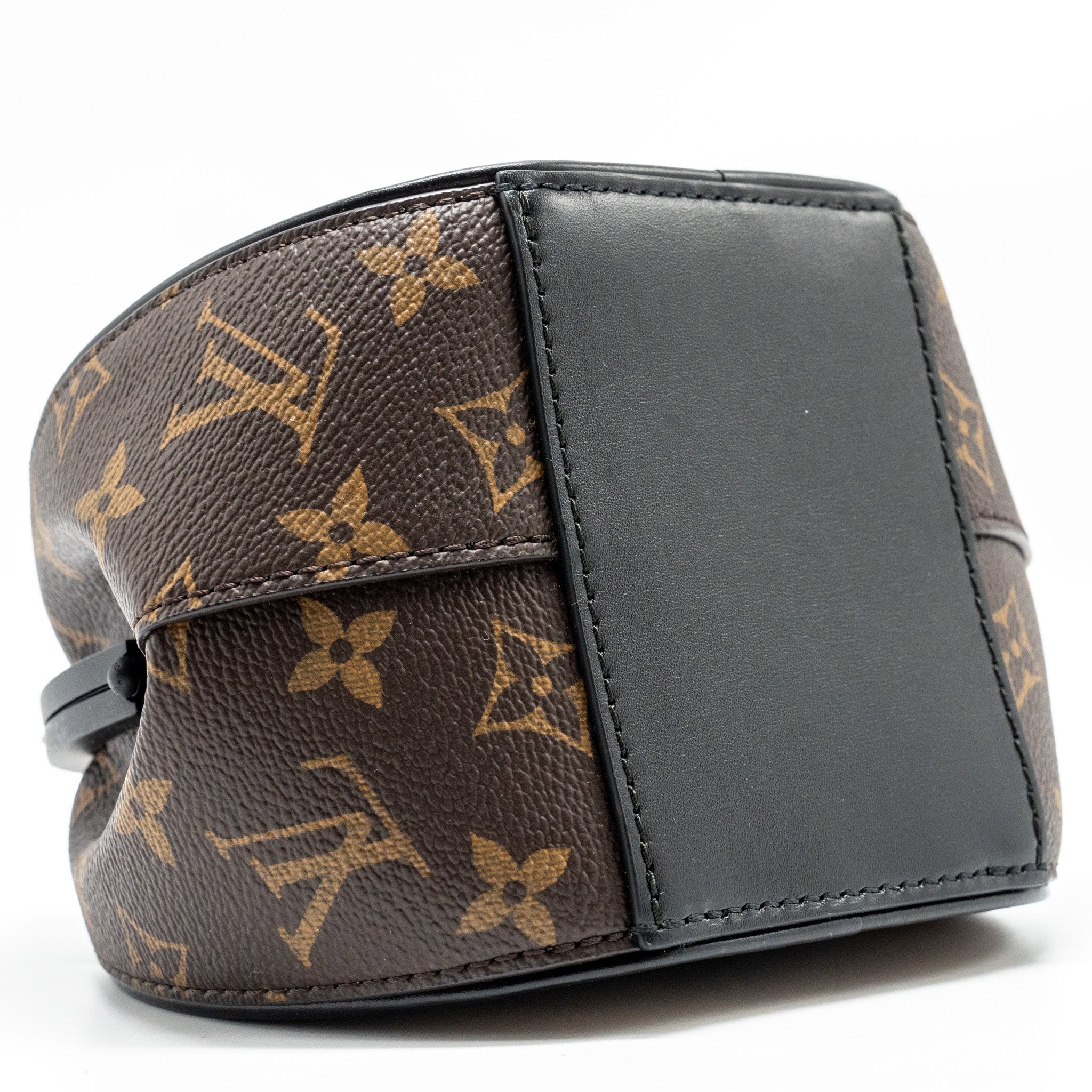 AAA Replica Louis Vuitton LV BOURSICOT CHAIN BAG REVERSE MONOGRAM CANVAS/LEATHER BLACK HARDWARE
