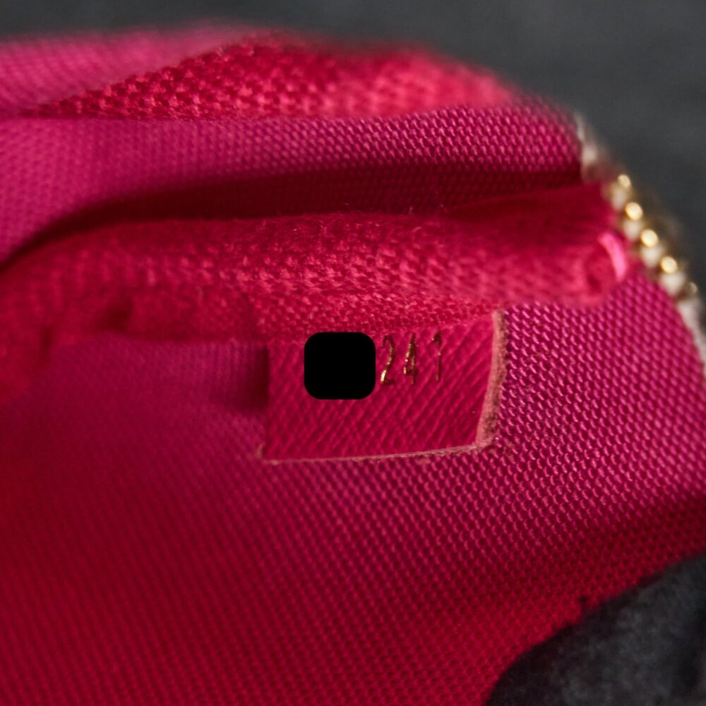 AAA Replica Louis Vuitton LV MINI POCHETTE ACCESSORIES HOLLYWOOD LIMITED EDITION DAMIER AZUR/MULTICOLOUR GHW
