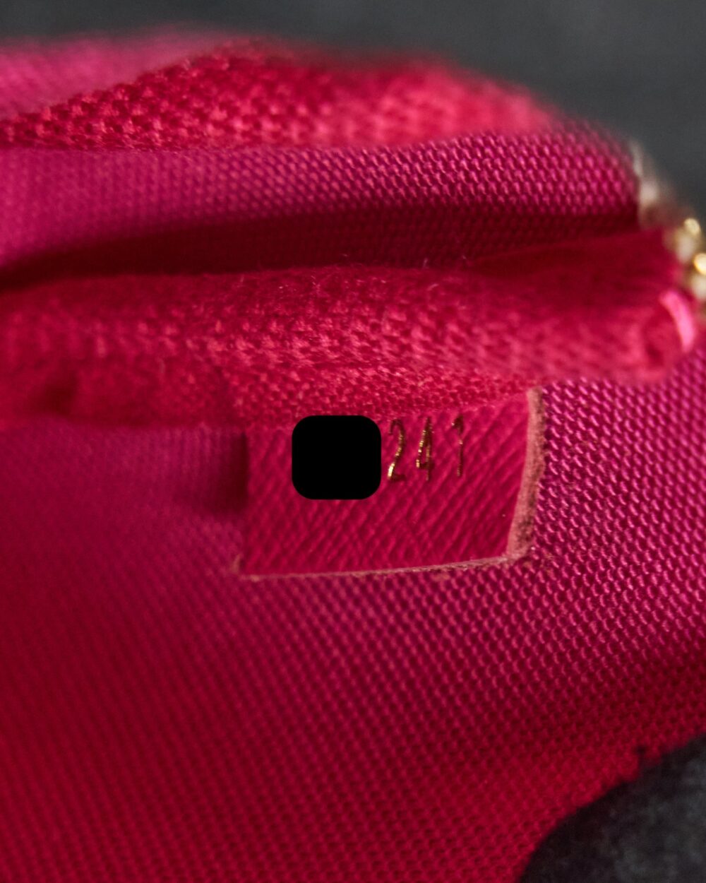 AAA Replica Louis Vuitton LV MINI POCHETTE ACCESSORIES HOLLYWOOD LIMITED EDITION DAMIER AZUR/MULTICOLOUR GHW