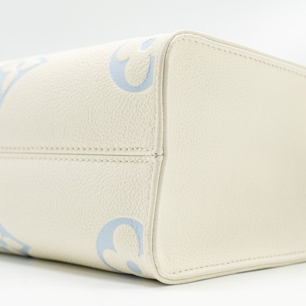 AAA Replica Louis Vuitton LV ONTHEGO PM BICOLOUR MONOGRAM EMPREINTE LATTE/CANDY BLUE GHW