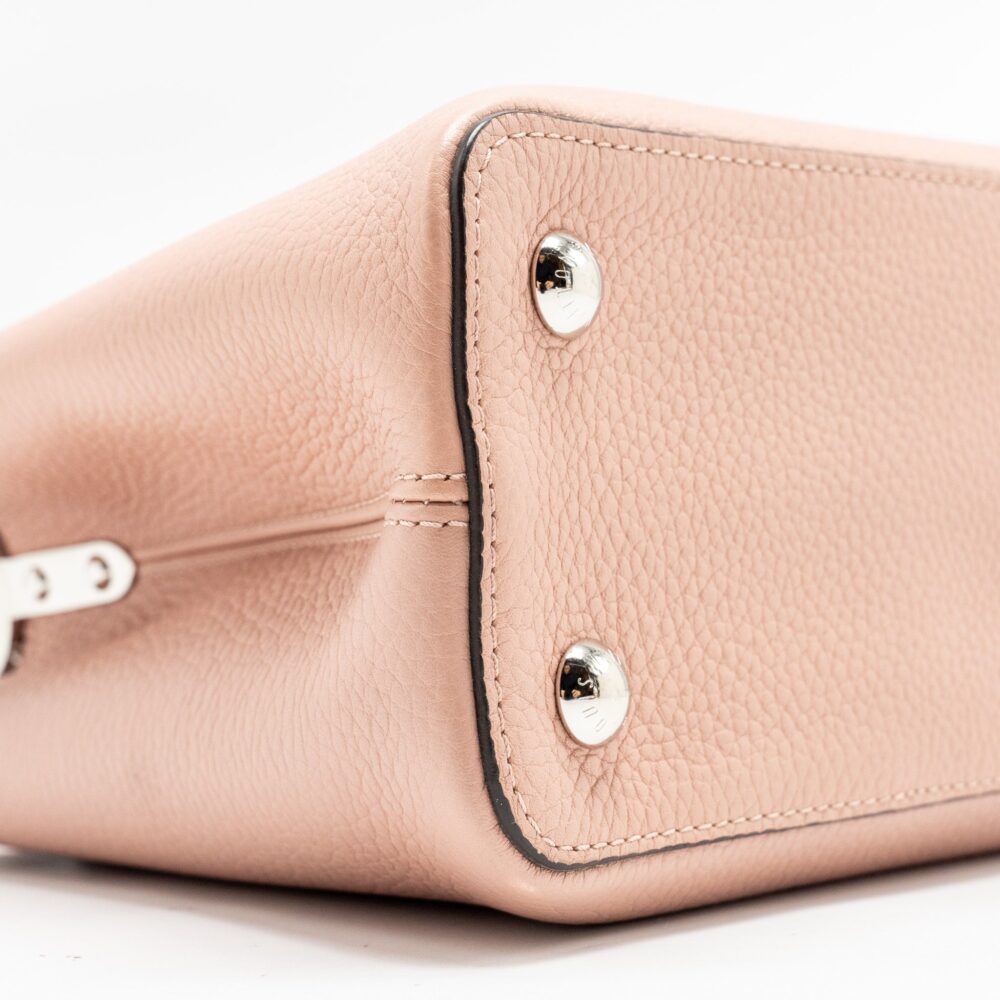 AAA Replica Louis Vuitton LV CAPUCINES MM TAURILLON PINK SHW