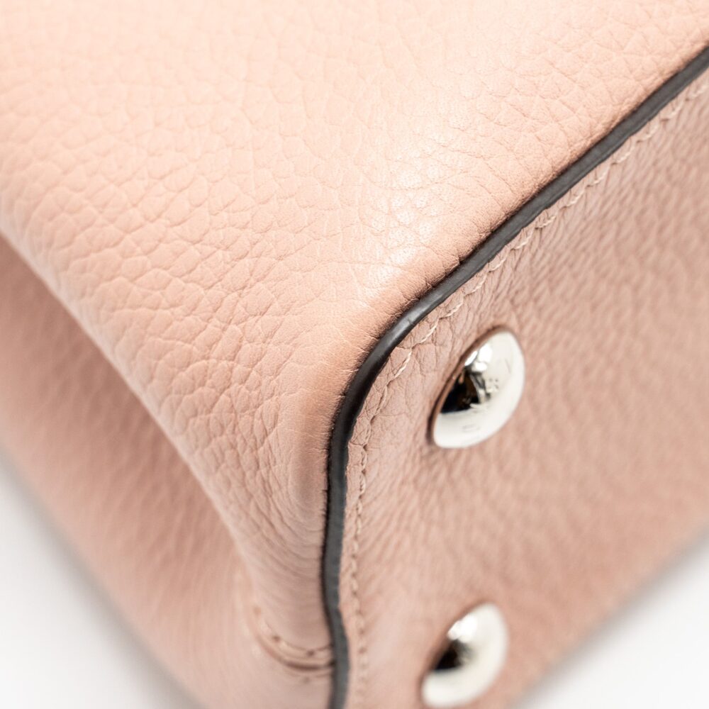 AAA Replica Louis Vuitton LV CAPUCINES MM TAURILLON PINK SHW
