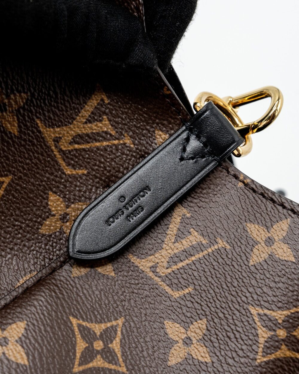 AAA Replica Louis Vuitton LV NEONOE MONOGRAM CANVAS BLACK GHW (NEW VERSION)