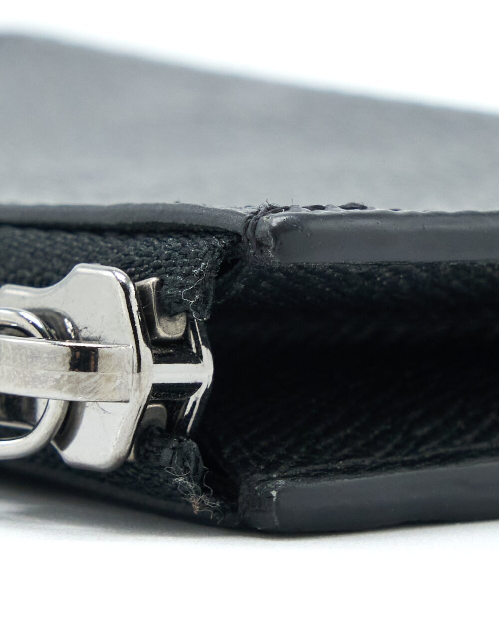 AAA Replica Louis Vuitton LV ZIP CARDHOLDER MONOGRAM ECLIPSE CANVAS SHW