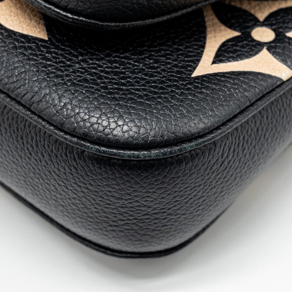 AAA Replica Louis Vuitton LV MULTI POCHETTE ACCESSORIES BICOLOUR MONOGRAM EMPREINTE GHW