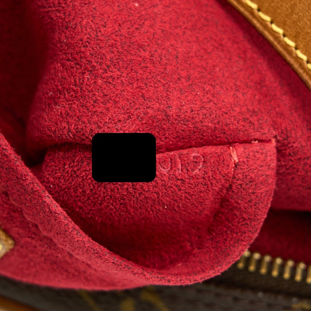 AAA Replica Louis Vuitton LV VINTAGE SHOULDER BAG MONOGRAM CANVAS GHW