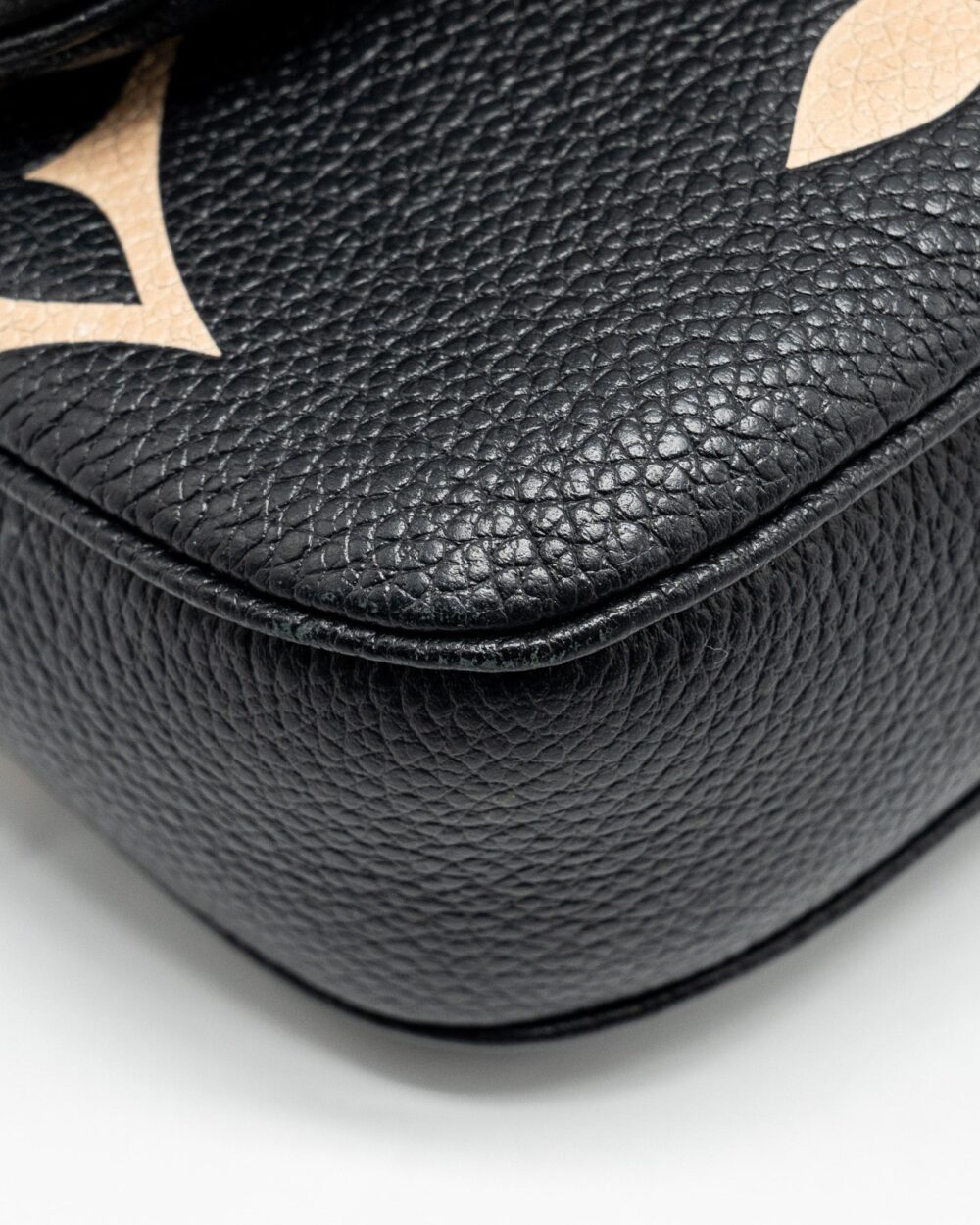 AAA Replica Louis Vuitton LV MULTI POCHETTE ACCESSORIES BICOLOUR MONOGRAM EMPREINTE GHW