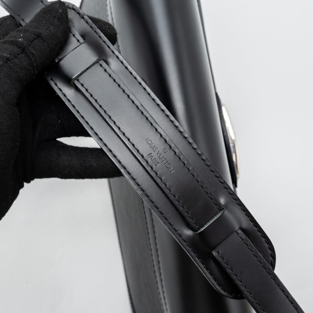 AAA Replica Louis Vuitton LV BAGATELLE PM EPI BLACK SHW