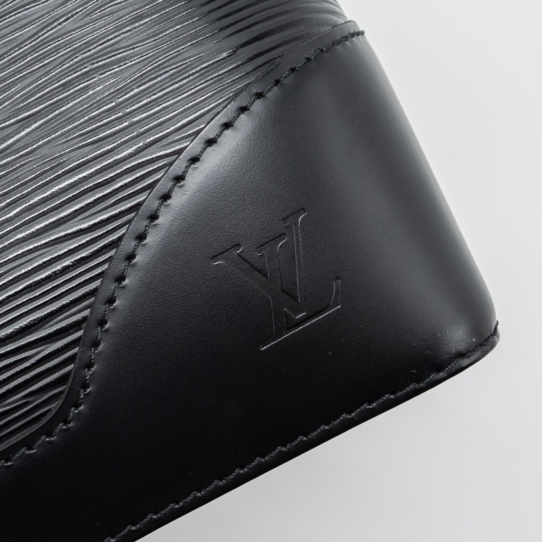 AAA Replica Louis Vuitton LV BAGATELLE PM EPI BLACK SHW