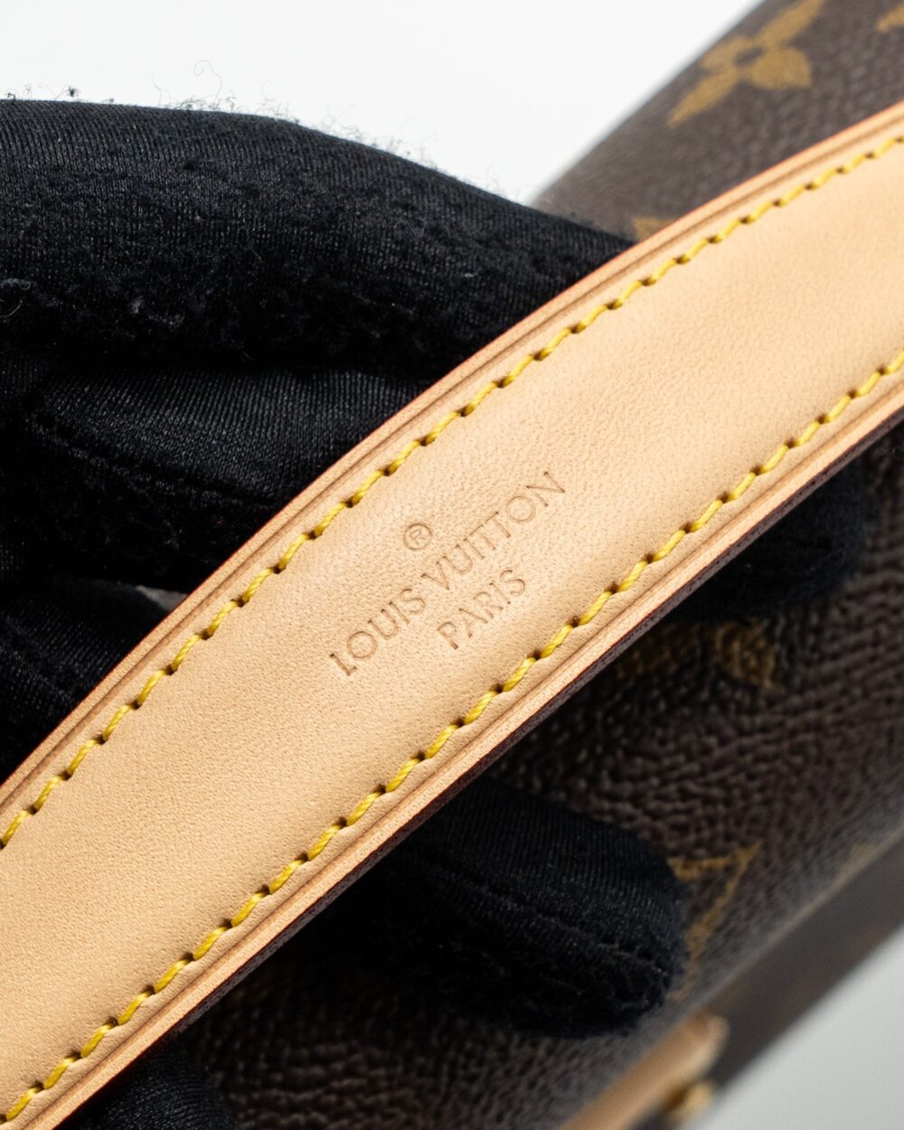 AAA Replica Louis Vuitton LV POCHETTE MÉTIS MONOGRAM CANVAS GHW