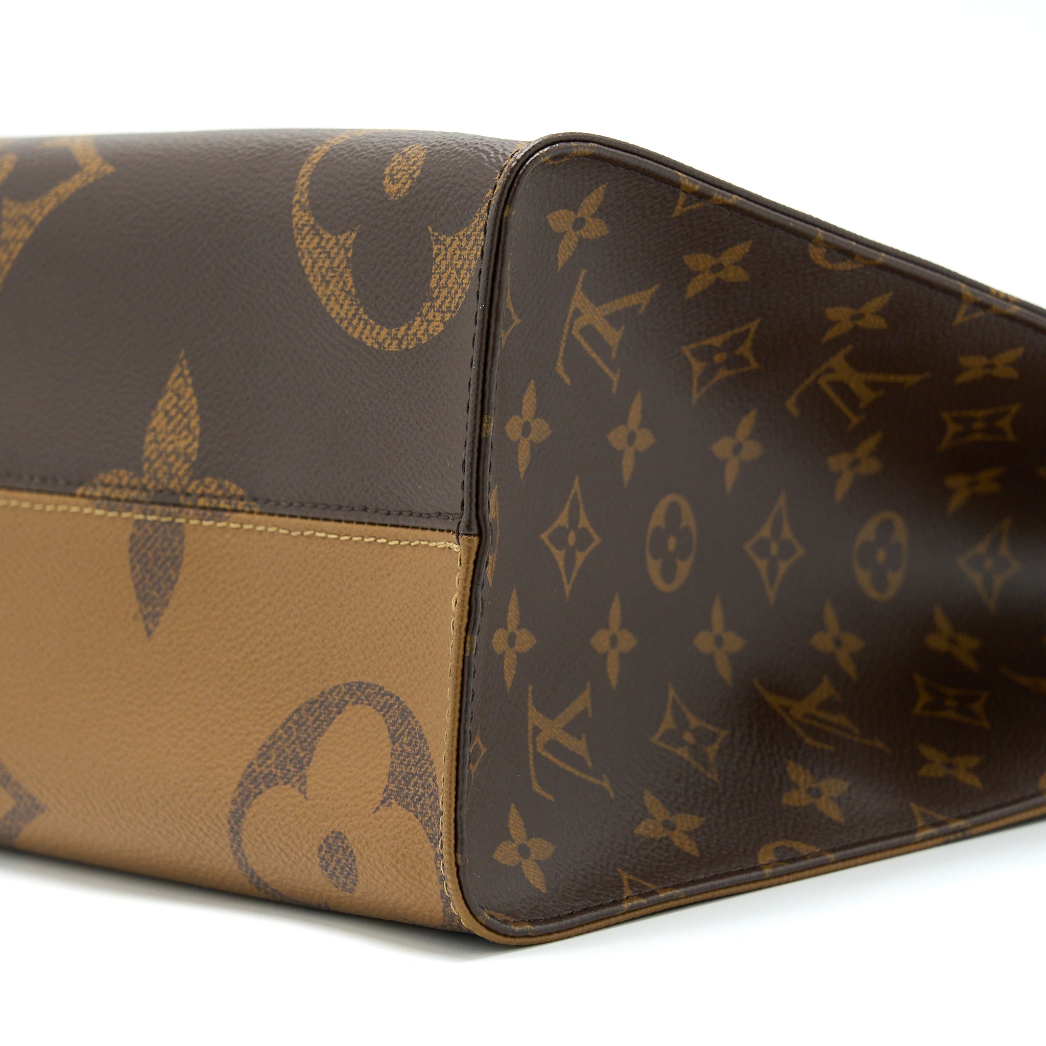 AAA Replica Louis Vuitton LV ON THE GO MM MONOGRAM REVERSE CANVAS GHW