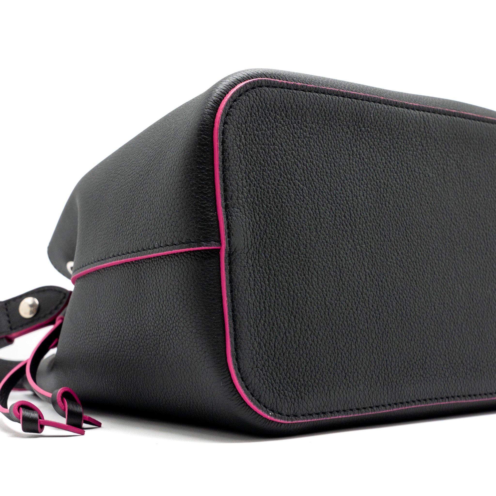 AAA Replica Louis Vuitton LV LOCKME BUCKET BAG CALFSKIN BLACK/PINK SHW