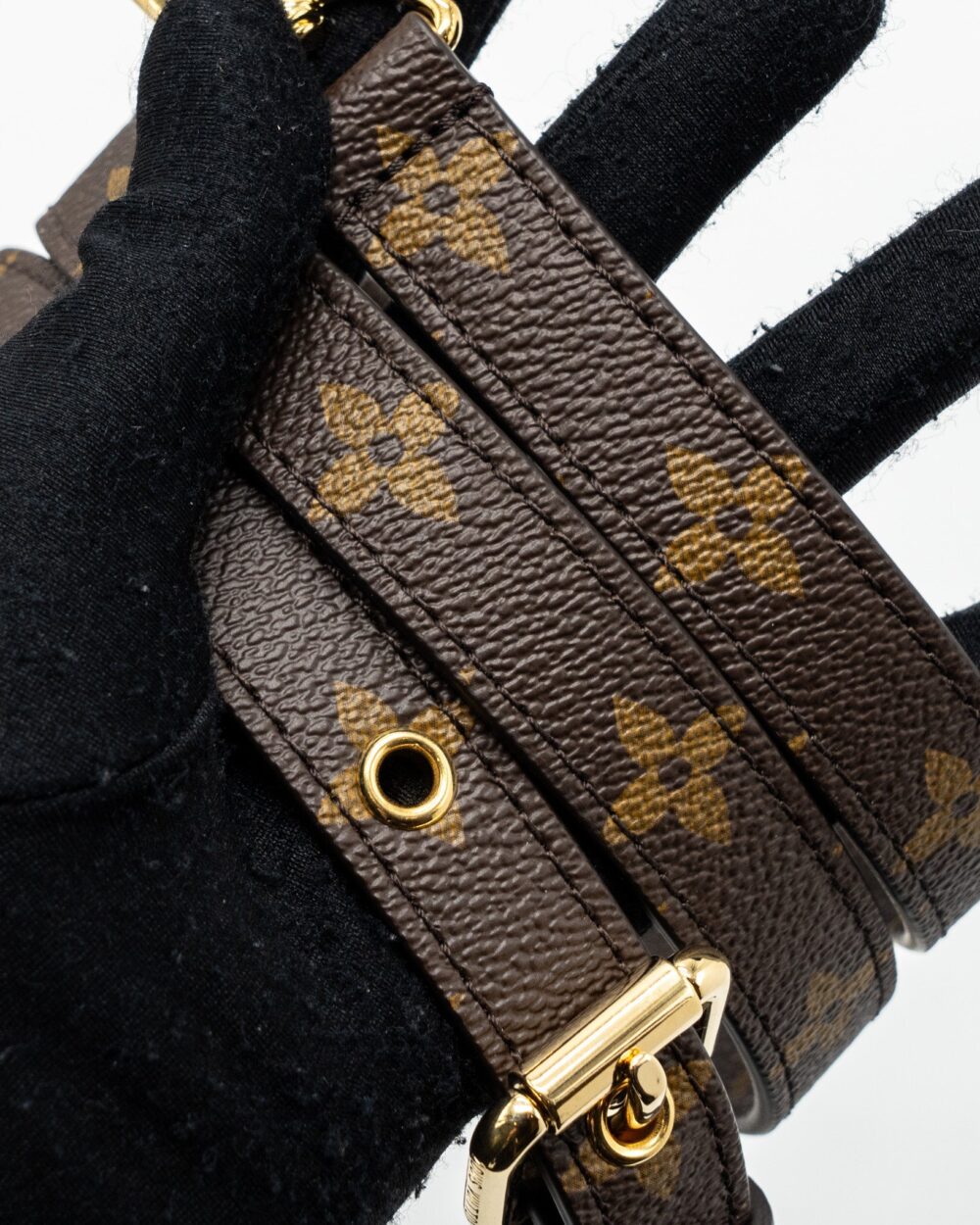 AAA Replica Louis Vuitton LV POCHETTE MÉTIS MONOGRAM CANVAS GHW