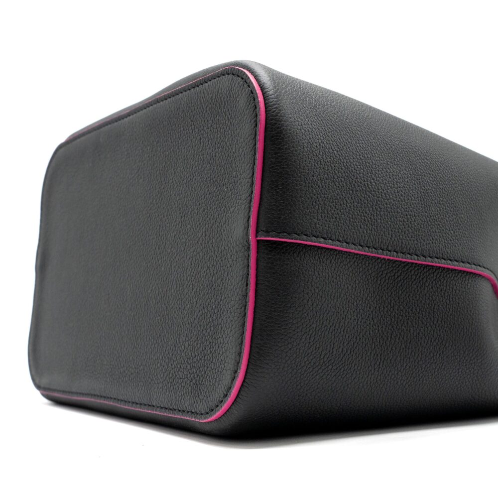 AAA Replica Louis Vuitton LV LOCKME BUCKET BAG CALFSKIN BLACK/PINK SHW