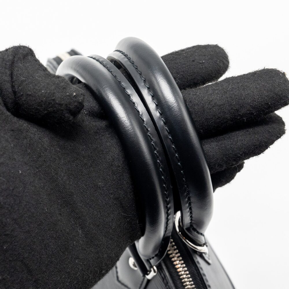 AAA Replica Louis Vuitton LV ALMA BB EPI BLACK SHW