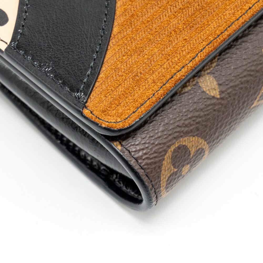 AAA Replica Louis Vuitton LV WILD AT HEART TWIST WALLET ON CHAIN CALFSKIN/MONOGRAM CANVAS MULTICOLOLUR BLACK/SLIVER HARDWARE