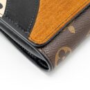 AAA Replica Louis Vuitton LV WILD AT HEART TWIST WALLET ON CHAIN CALFSKIN/MONOGRAM CANVAS MULTICOLOLUR BLACK/SLIVER HARDWARE