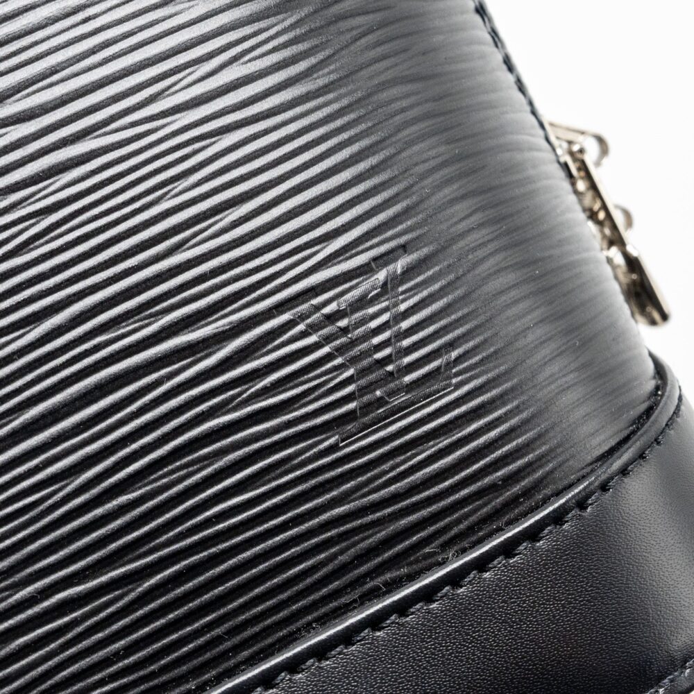AAA Replica Louis Vuitton LV ALMA BB EPI BLACK SHW
