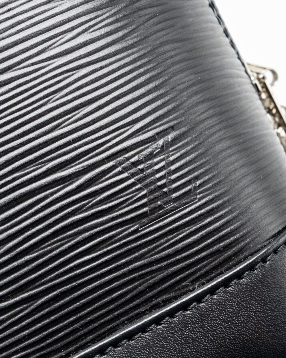 AAA Replica Louis Vuitton LV ALMA BB EPI BLACK SHW