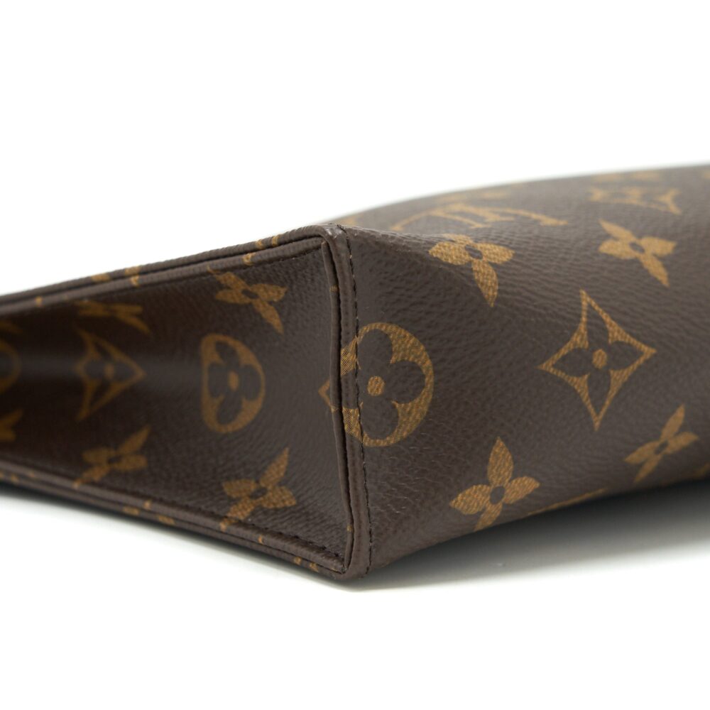 AAA Replica Louis Vuitton LV TOILETRY POCHETTE 26 MONOGRAM