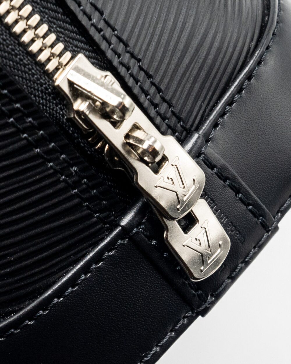 AAA Replica Louis Vuitton LV ALMA BB EPI BLACK SHW