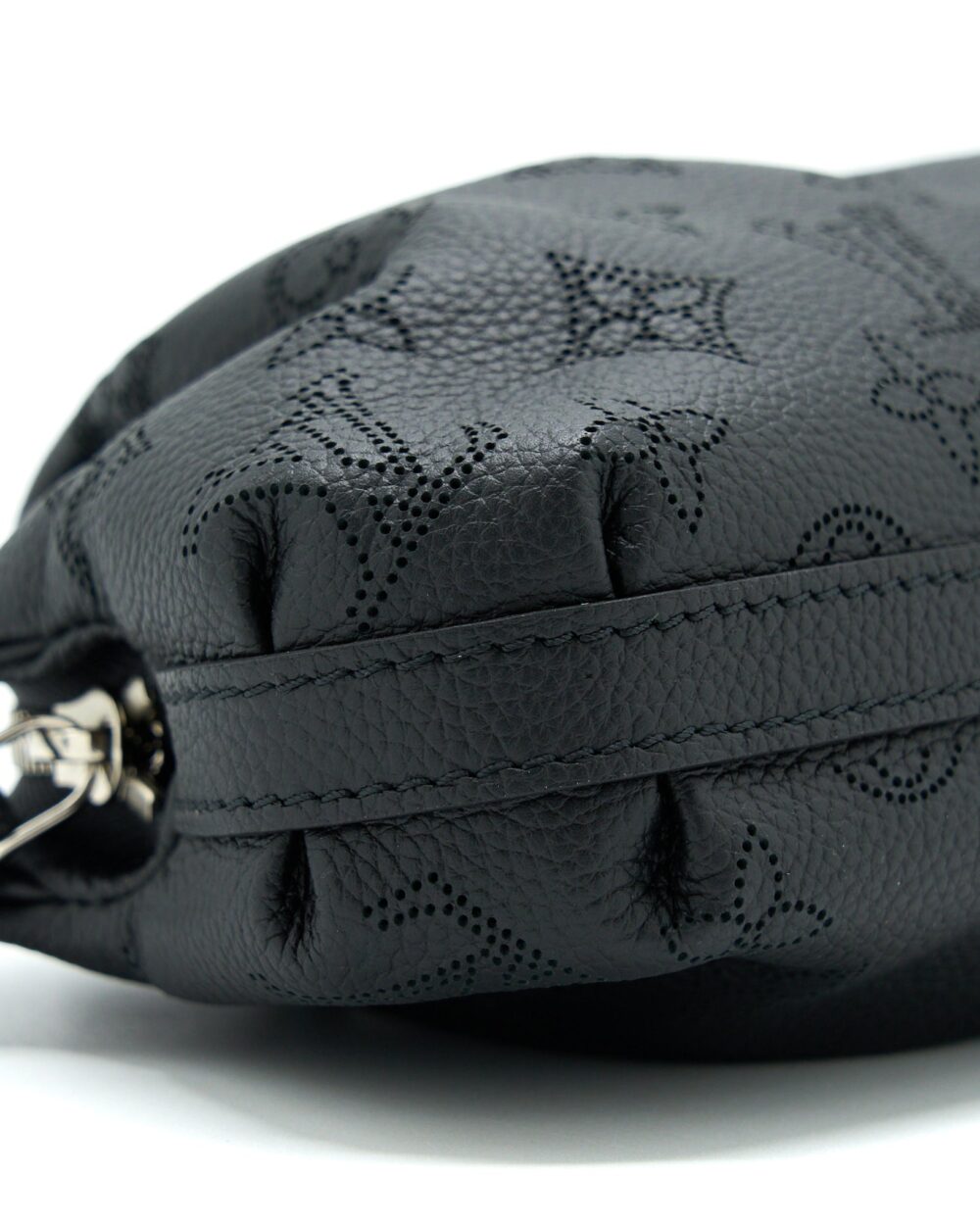 AAA Replica Louis Vuitton LV SCALA MINI POUCH CALFSKIN BLACK SHW