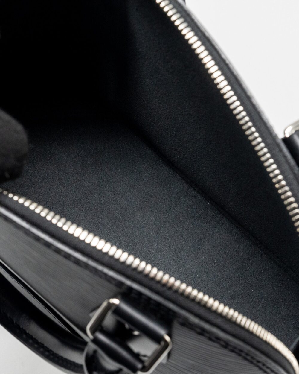 AAA Replica Louis Vuitton LV ALMA BB EPI BLACK SHW