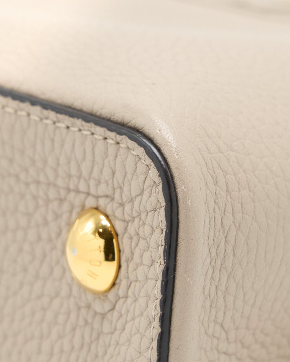 AAA Replica Louis Vuitton LV CAPUCINE MM TAURILLON GALET GHW
