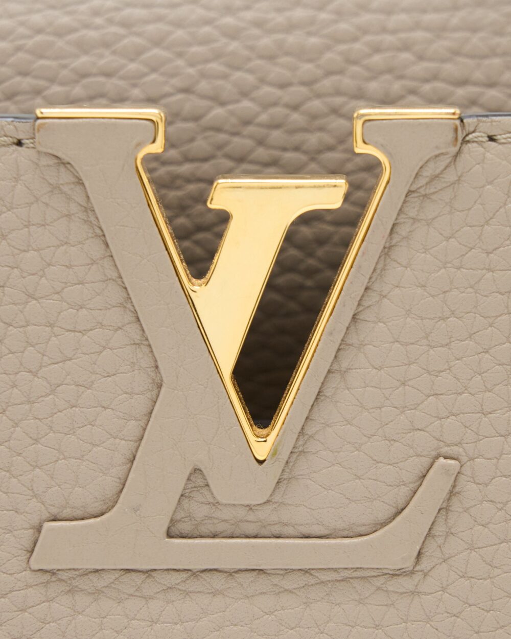 AAA Replica Louis Vuitton LV CAPUCINE MM TAURILLON GALET GHW